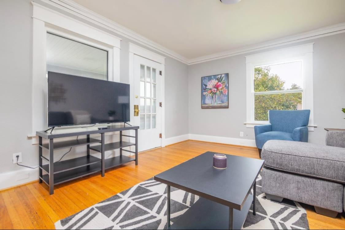 דה מוין Spacious 2 Bedroom Home Near Ingersoll & Downtown מראה חיצוני תמונה